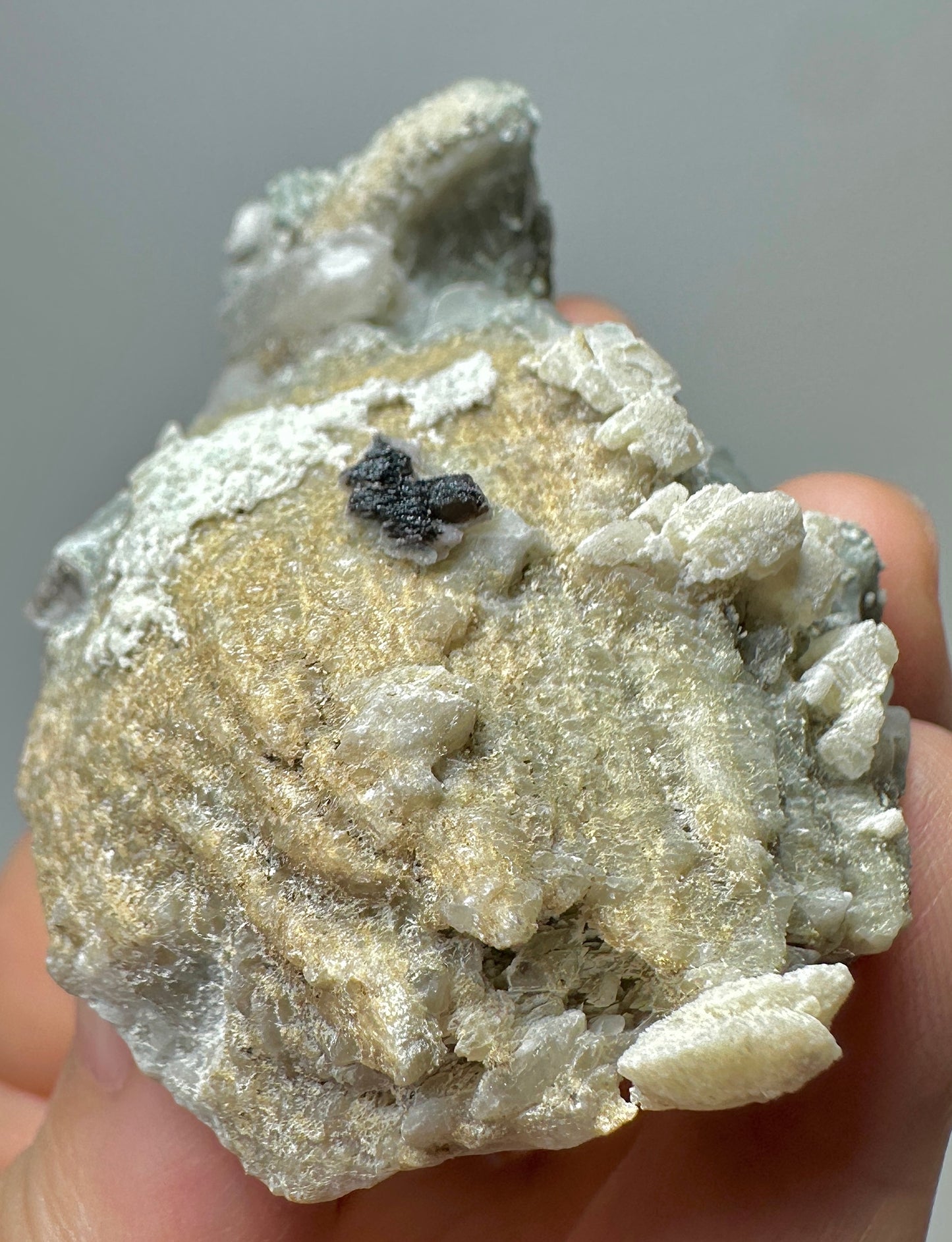 Inner Mongolia High Temperature Quartz Crystal with Chlorite-Calcite – Rare Natural Chinese Mineral Specimen for Collectors and Display