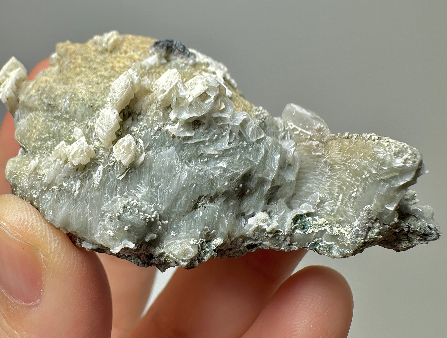 Inner Mongolia High Temperature Quartz Crystal with Chlorite-Calcite – Rare Natural Chinese Mineral Specimen for Collectors and Display