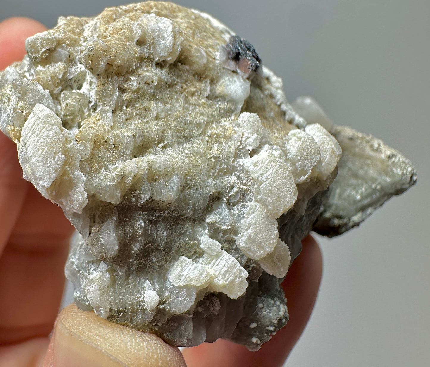 Inner Mongolia High Temperature Quartz Crystal with Chlorite-Calcite – Rare Natural Chinese Mineral Specimen for Collectors and Display