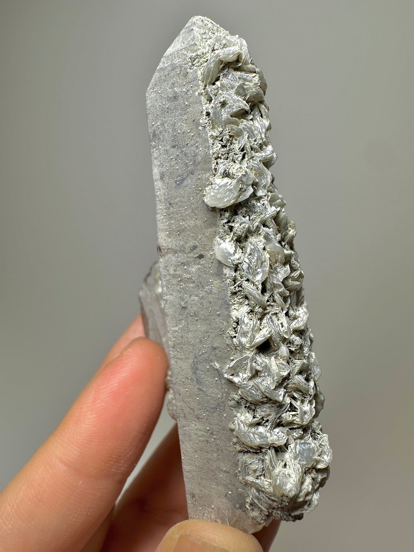 Inner Mongolia High-Temperature Crystal with Petal Calcite – Mineral Specimen, Natural Crystal Cluster for Collectors & Home Decor