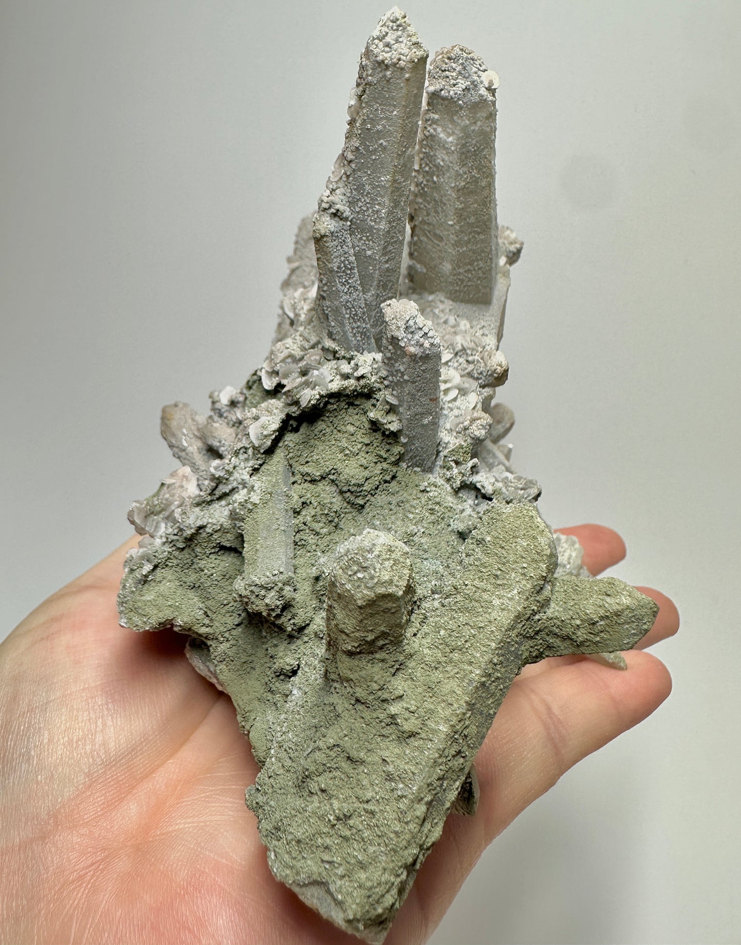 Inner Mongolia High-Temperature Quartz Cluster with Calcite & Chlorite｜Rare Chinese Mineral Specimen