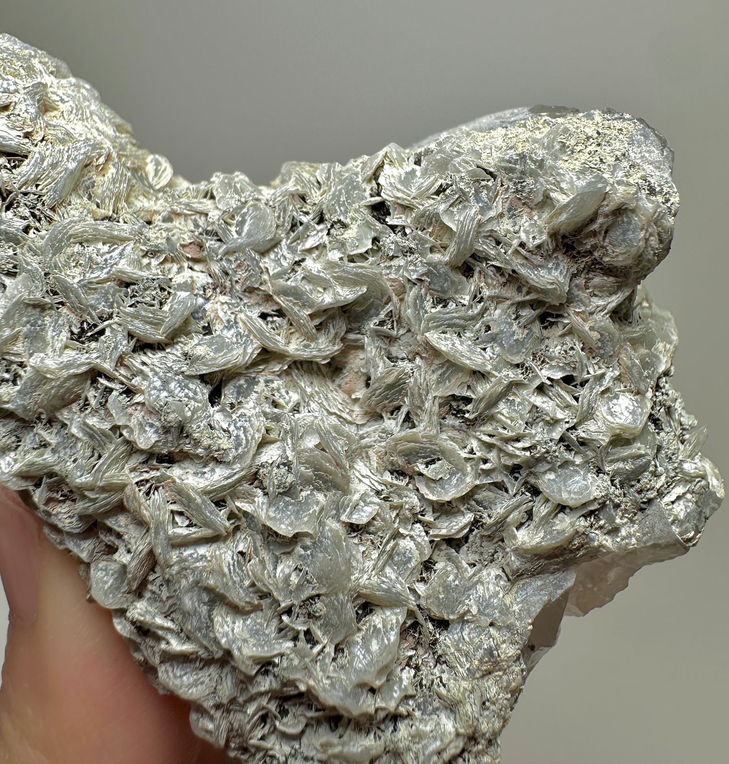 Inner Mongolia High-Temperature Crystal with Petal Calcite – Mineral Specimen, Natural Crystal Cluster for Collectors & Home Decor