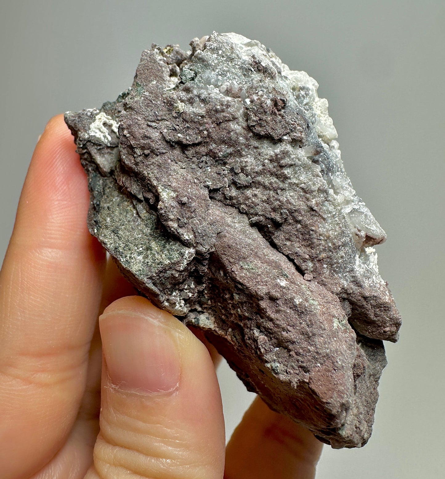 Rare Calcite Crystal Cluster from Inner Mongolia with Hematite, Specularite and Chlorite – Natural Chinese Mineral Specimen for Collectors