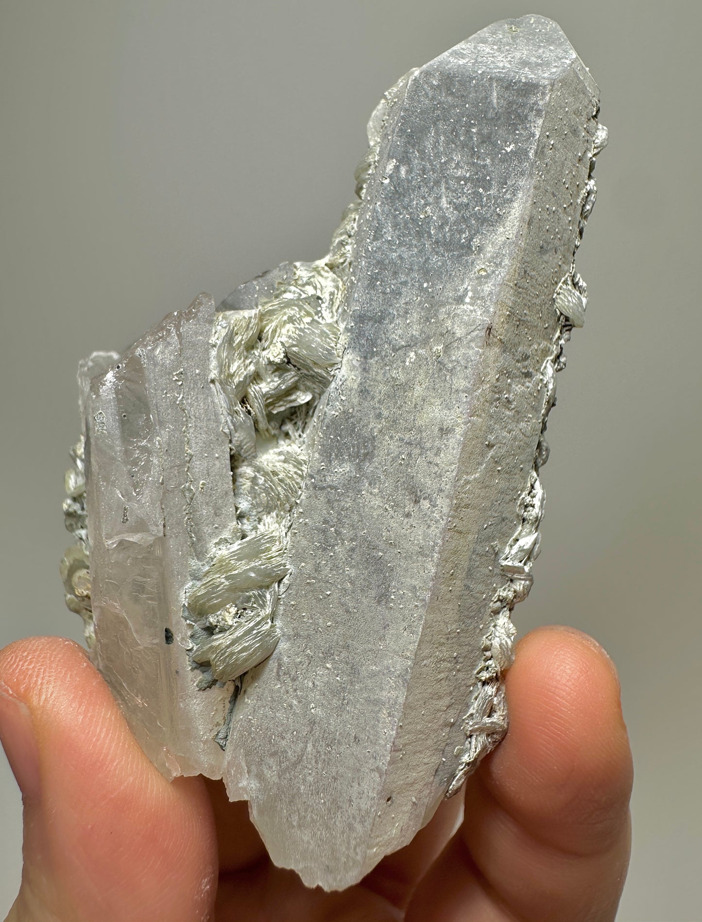 Inner Mongolia High-Temperature Crystal with Petal Calcite – Mineral Specimen, Natural Crystal Cluster for Collectors & Home Decor